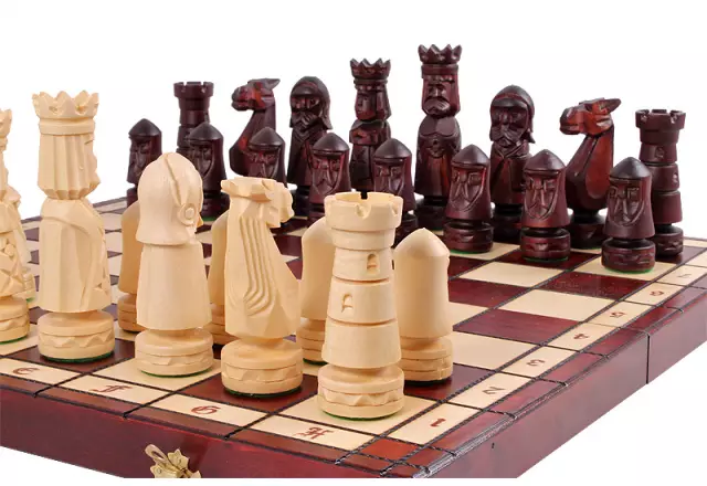 Castle houten schaakset