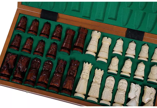 Castle houten schaakset groot - Image 5